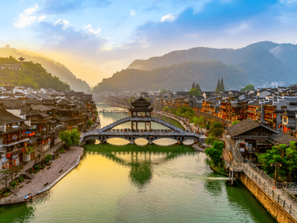 TOUR TRUNG QUỐC - PHƯỢNG HOÀNG CỔ TRẤN - MIÊU TRẠI MẶC NHUNG - TRƯƠNG GIA GIỚI - THIÊN MÔN SƠN GIÁ RẺ UY TÍN 2026 - Ảnh 7