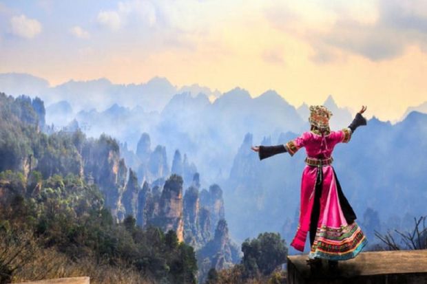 TOUR TRUNG QUỐC - PHƯỢNG HOÀNG CỔ TRẤN - MIÊU TRẠI MẶC NHUNG - TRƯƠNG GIA GIỚI - THIÊN MÔN SƠN GIÁ RẺ UY TÍN 2026 - Ảnh 3